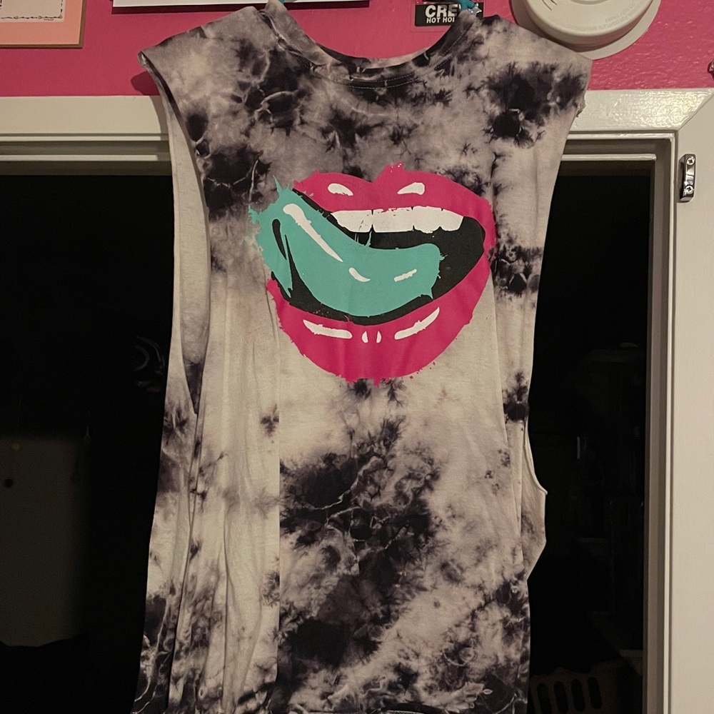 Falling In Reverse tank